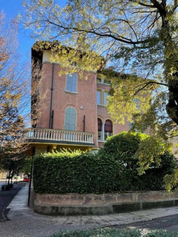 appartamento in vendita a Modena in zona Centro Storico