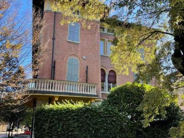appartamento in vendita a Modena in zona Centro Storico