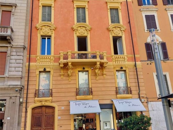 appartamento in vendita a Modena in zona Centro Storico