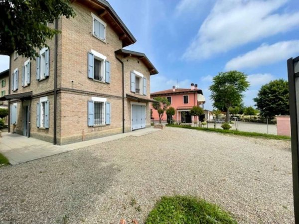 casa indipendente in vendita a Modena in zona Baggiovara