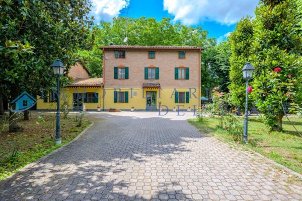 casa indipendente in vendita a Modena in zona Albareto