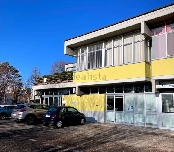 negozio in vendita a Modena in zona Cognento