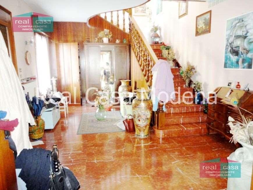 casa indipendente in vendita a Modena in zona Madonnina / Quattro Ville