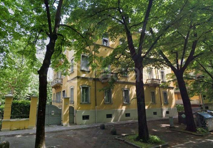 appartamento in vendita a Modena in zona Centro Storico