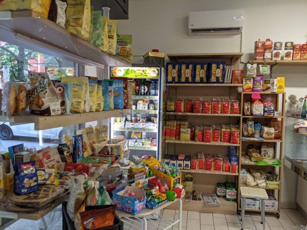 negozio in vendita a Modena in zona Crocetta