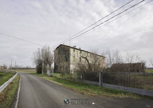terreno edificabile in vendita a Modena in zona Centro Storico