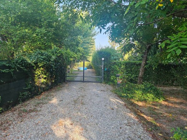 casa indipendente in vendita a Modena in zona Baggiovara