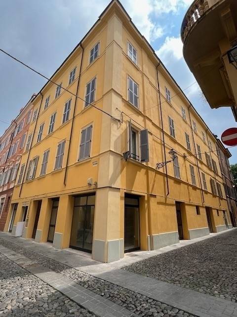 appartamento in vendita a Modena in zona Centro Storico