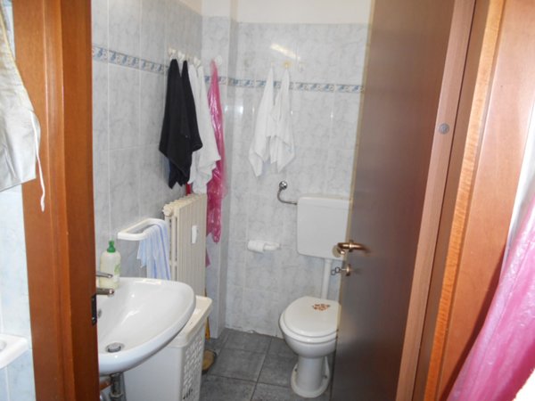 negozio in vendita a Modena in zona Centro Storico