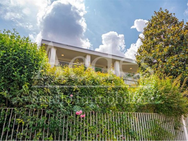 casa indipendente in vendita a Modena in zona Sant'Agnese