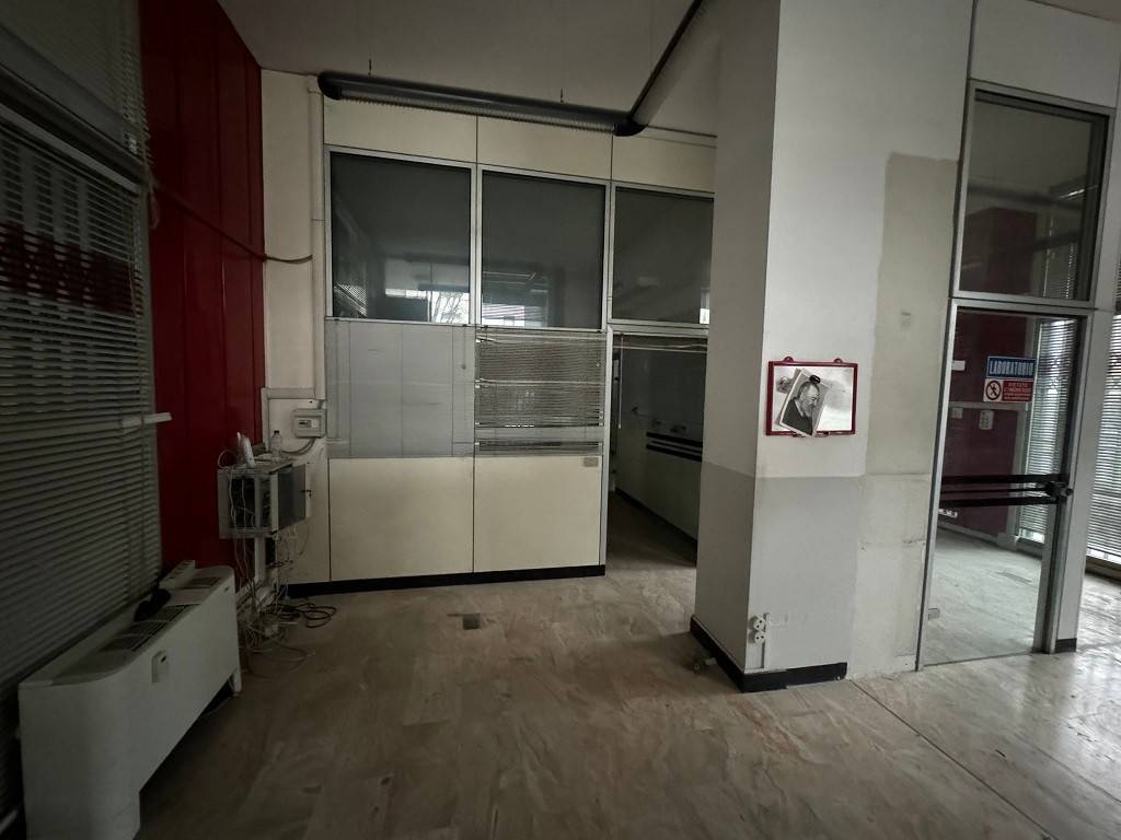 ufficio in vendita a Modena in zona Cognento