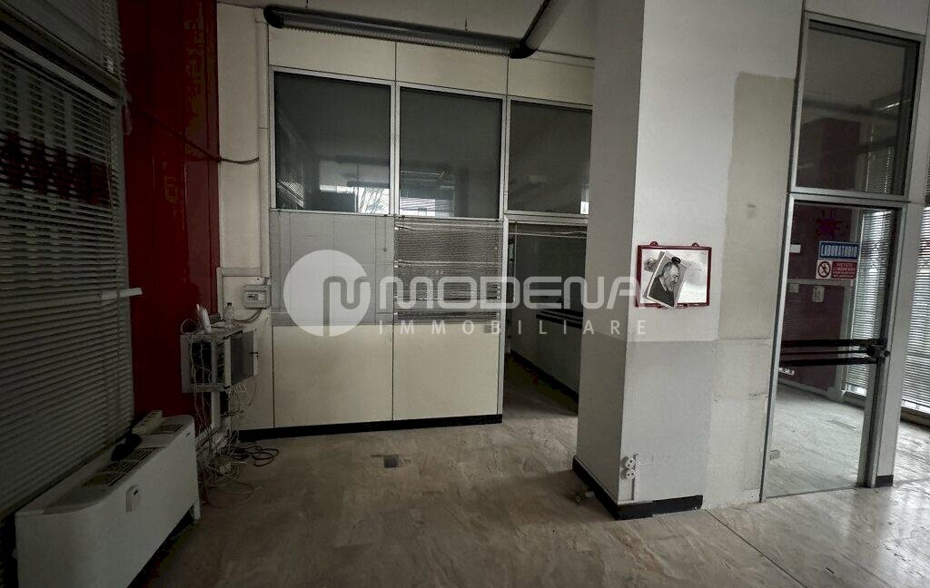 ufficio in vendita a Modena