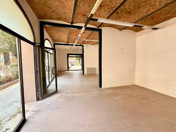 negozio in vendita a Modena
