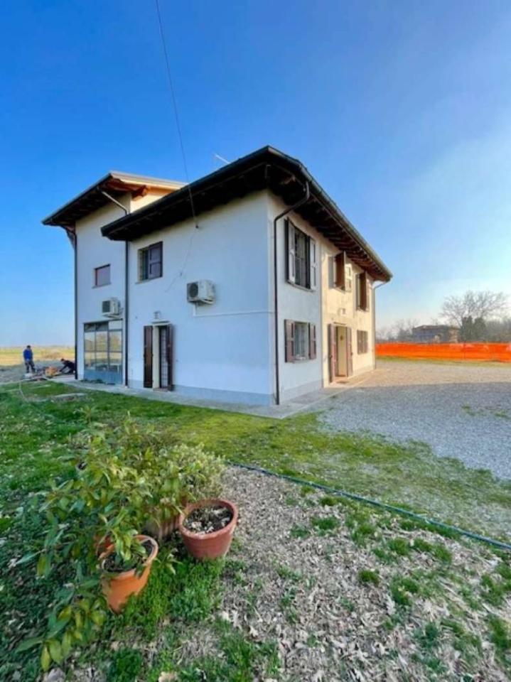 casa indipendente in vendita a Modena in zona Albareto