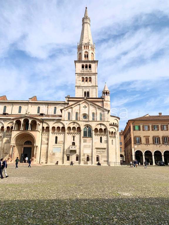 appartamento in vendita a Modena in zona Centro Storico