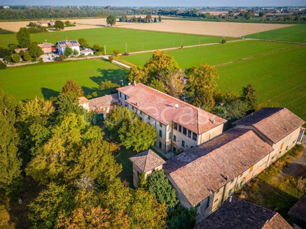 appartamento in vendita a Modena in zona Madonnina / Quattro Ville