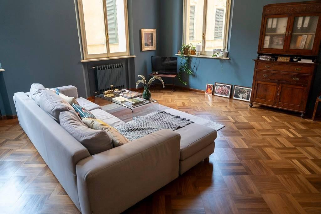 appartamento in vendita a Modena in zona Centro Storico