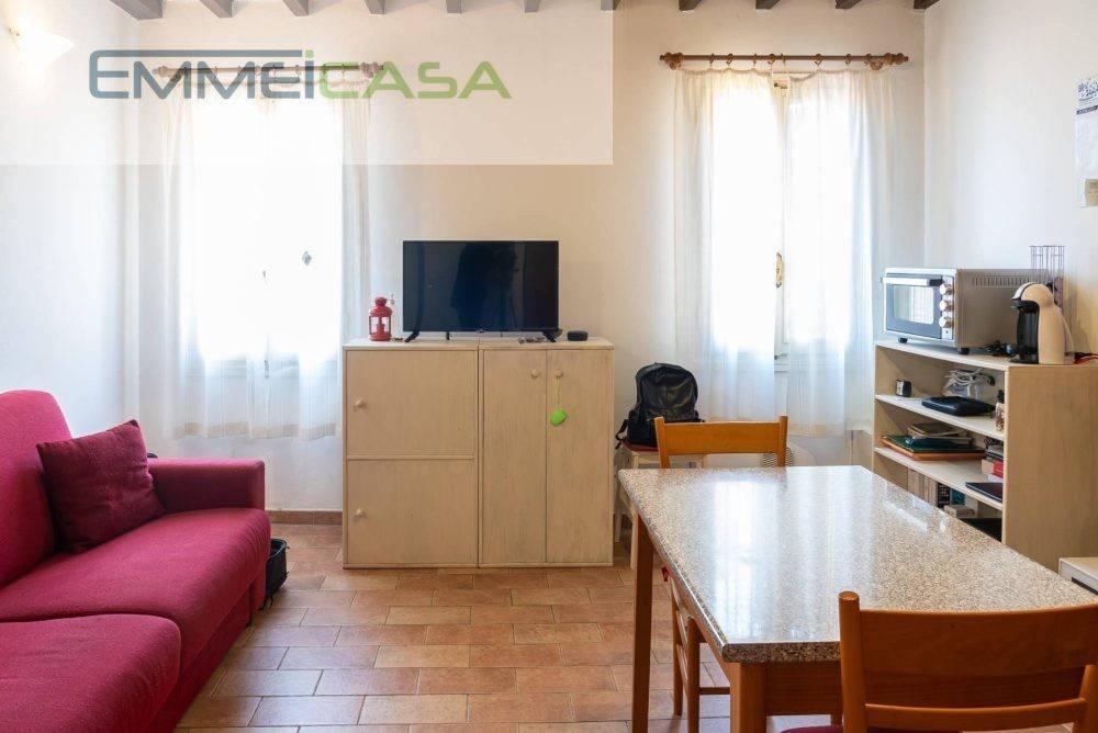 appartamento in vendita a Modena in zona Centro Storico