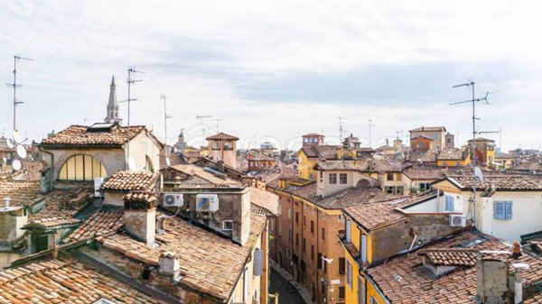 appartamento in vendita a Modena in zona Centro Storico