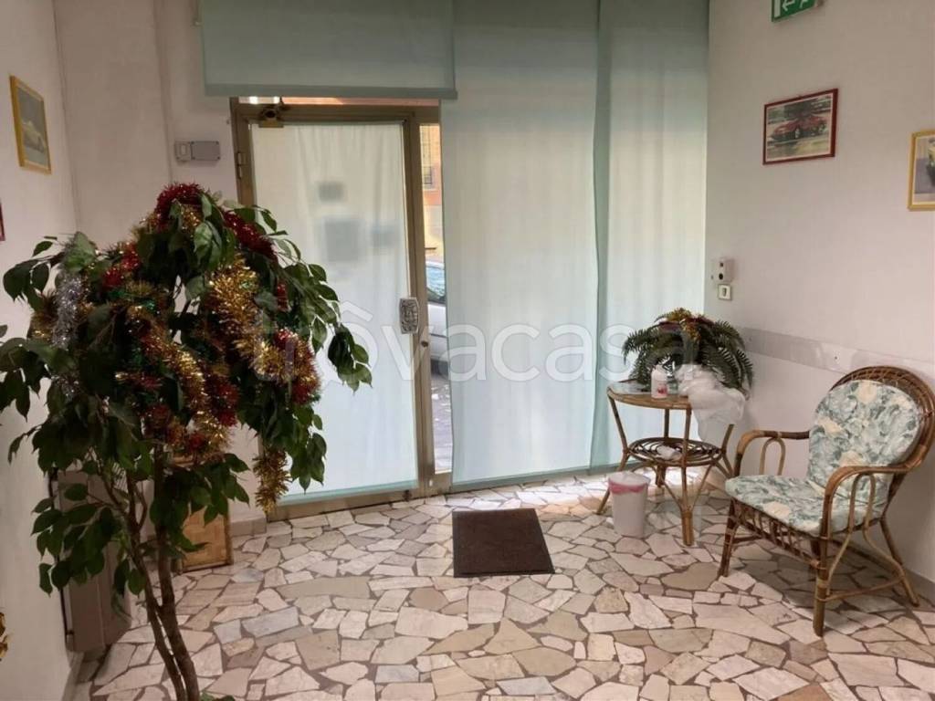 negozio in vendita a Modena