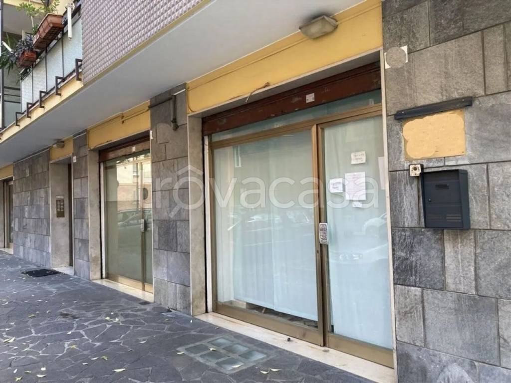 negozio in vendita a Modena