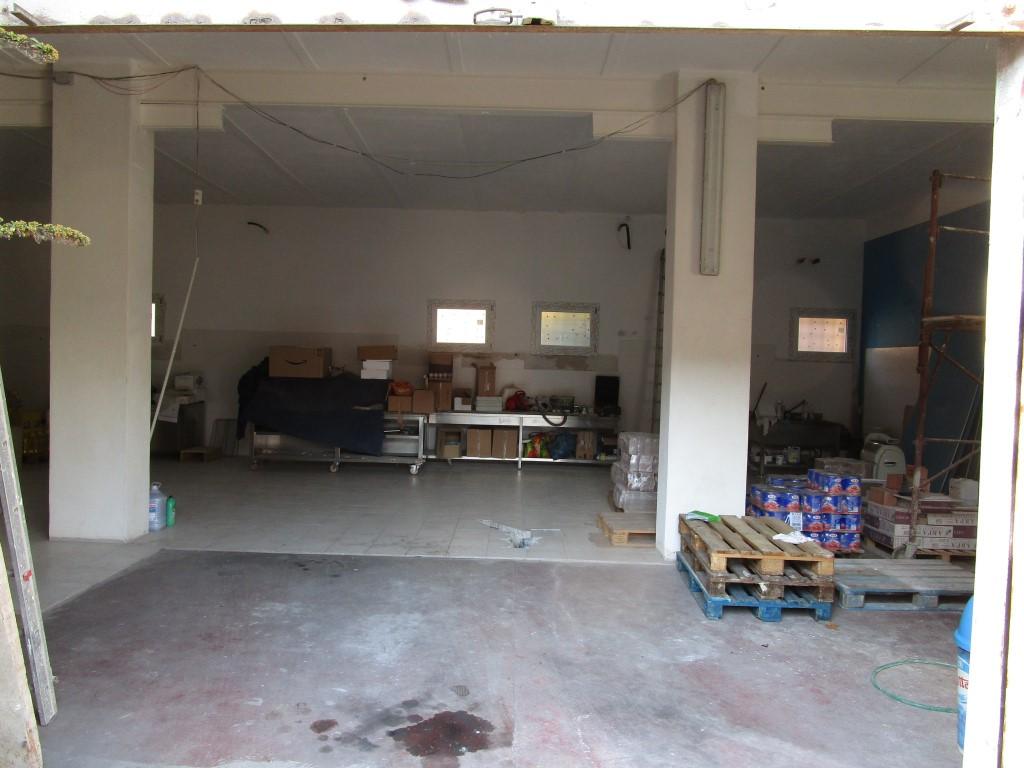 ufficio in vendita a Modena in zona Crocetta