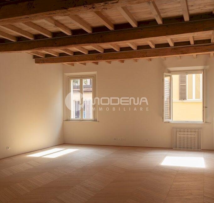 appartamento in vendita a Modena in zona Centro Storico