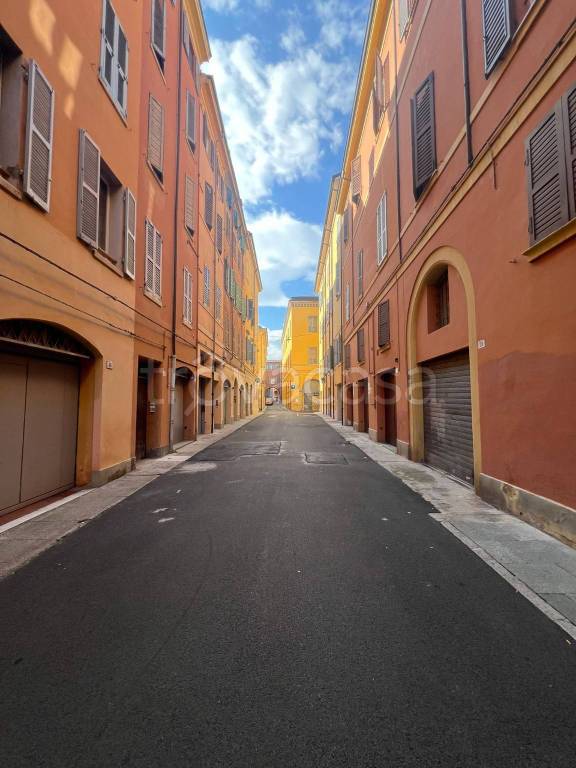 appartamento in vendita a Modena in zona Centro Storico