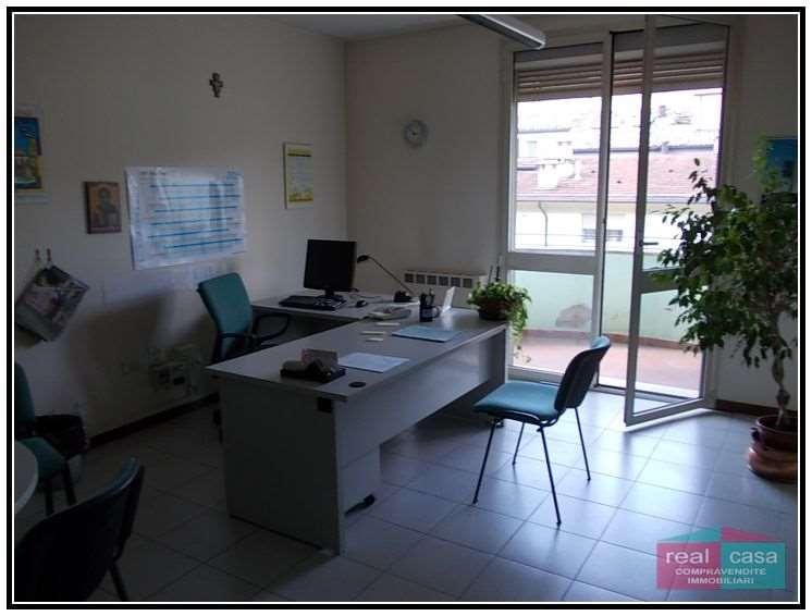 locale commerciale in vendita a Modena in zona Centro Storico