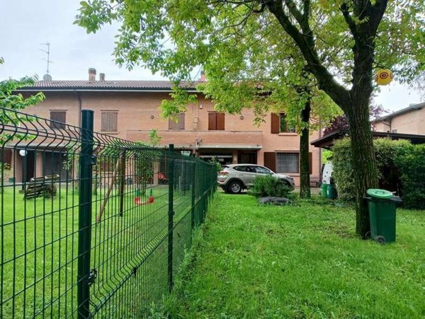 casa indipendente in vendita a Modena in zona Madonnina / Quattro Ville