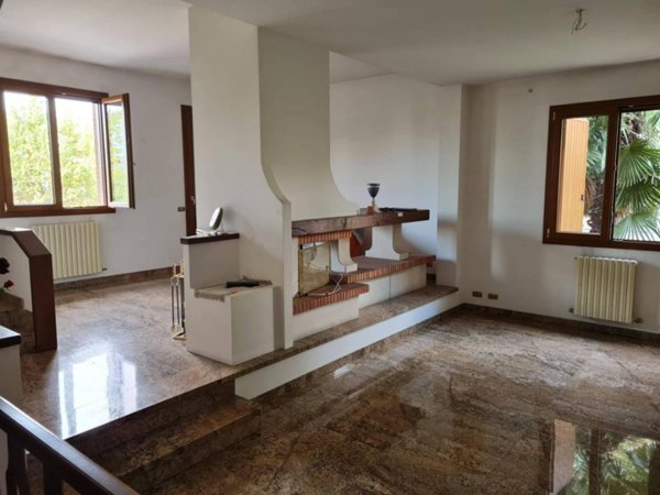 casa indipendente in vendita a Modena in zona San Lazzaro / Modena Est