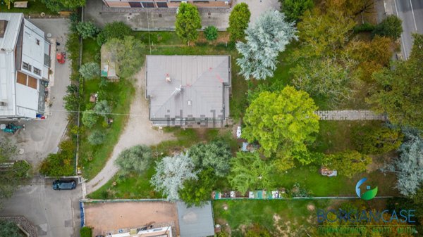 casa indipendente in vendita a Modena in zona Lesignana
