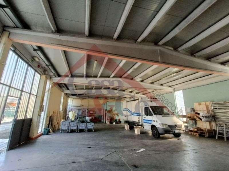 negozio in vendita a Modena