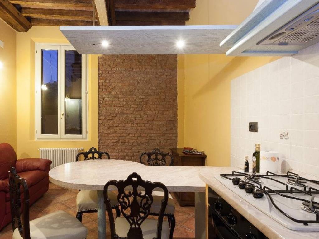 appartamento in vendita a Modena in zona Centro Storico