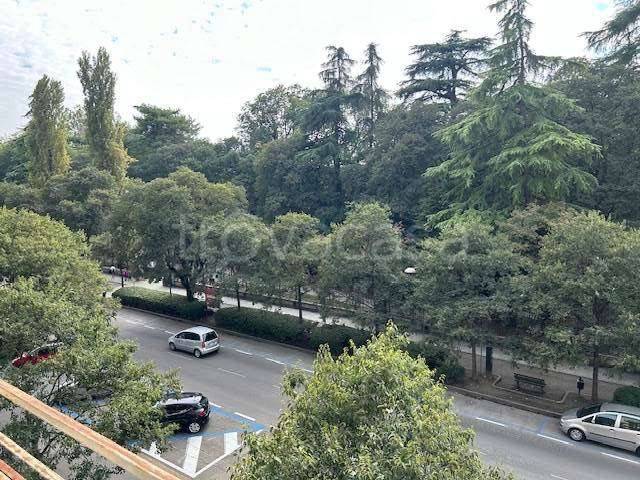 appartamento in vendita a Modena in zona Centro Storico