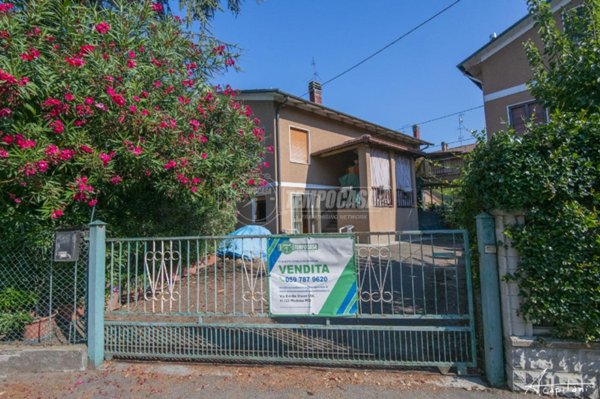 casa indipendente in vendita a Modena in zona Madonnina / Quattro Ville