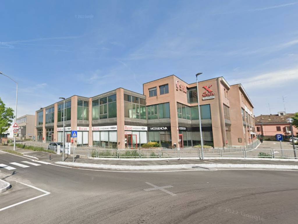 ufficio in vendita a Modena in zona San Lazzaro / Modena Est