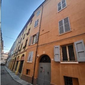 appartamento in vendita a Modena in zona Centro Storico
