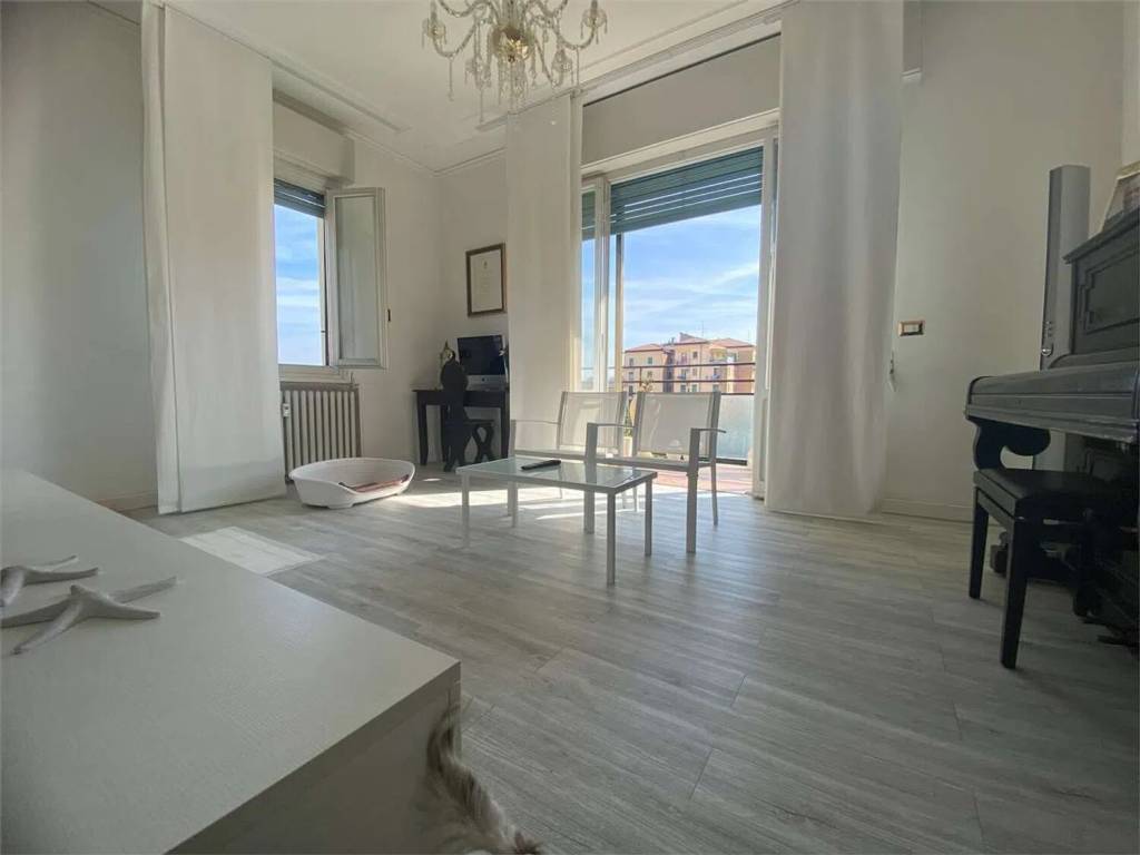 appartamento in vendita a Modena in zona Centro Storico