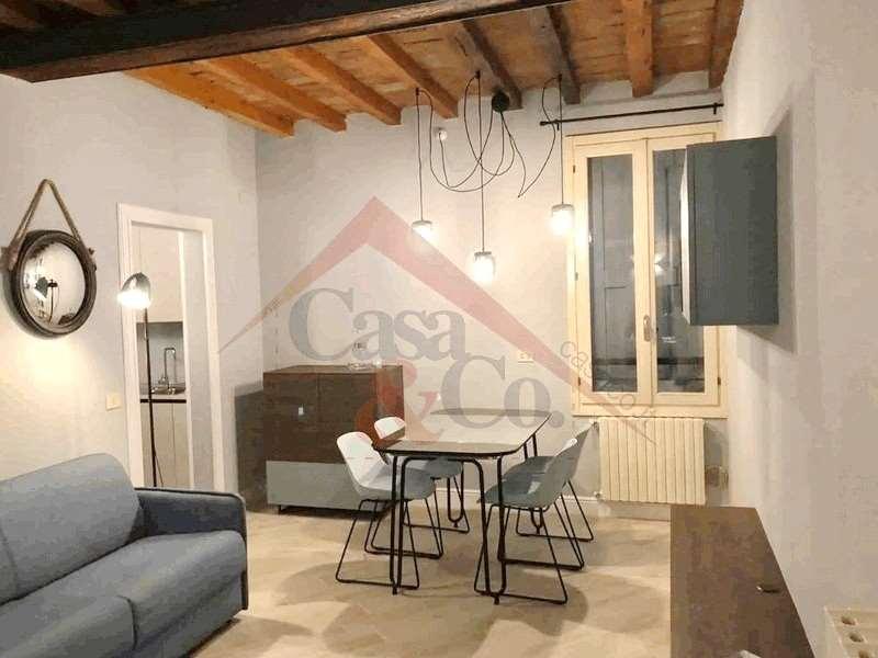 appartamento in vendita a Modena in zona Centro Storico
