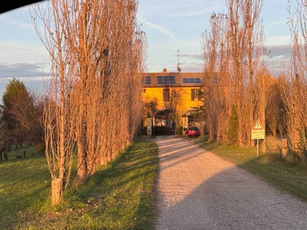 casa indipendente in vendita a Modena in zona Cittanova