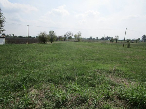 terreno edificabile in vendita a Modena in zona Cittanova