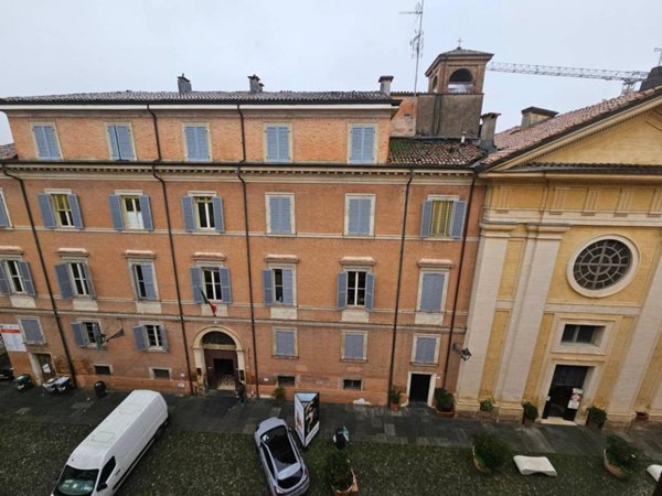 appartamento in vendita a Modena in zona Centro Storico