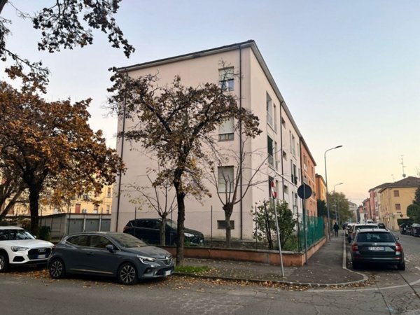 appartamento in vendita a Modena in zona Centro Storico