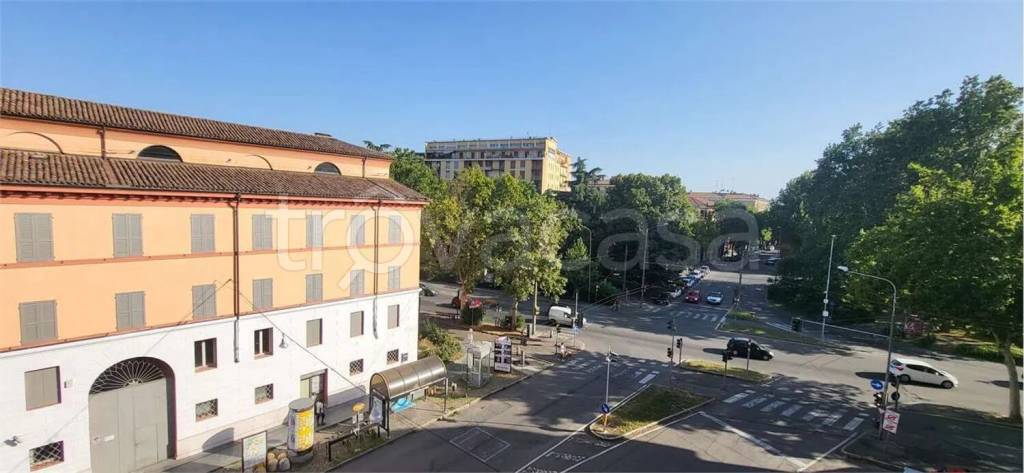 appartamento in vendita a Modena in zona Centro Storico