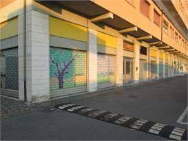 negozio in vendita a Modena in zona San Lazzaro / Modena Est