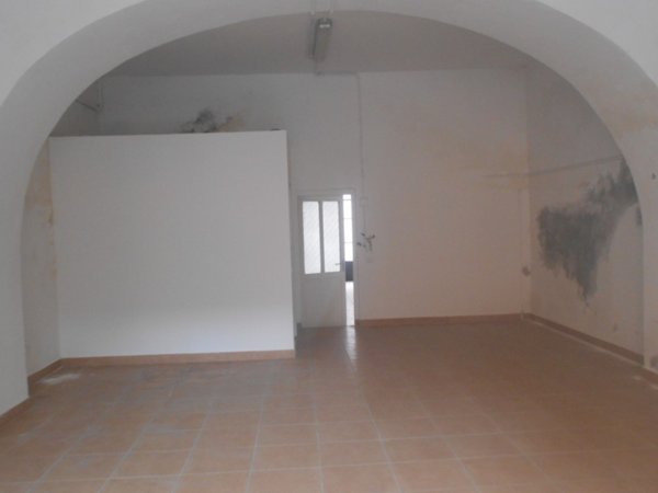 negozio in vendita a Modena in zona Centro Storico