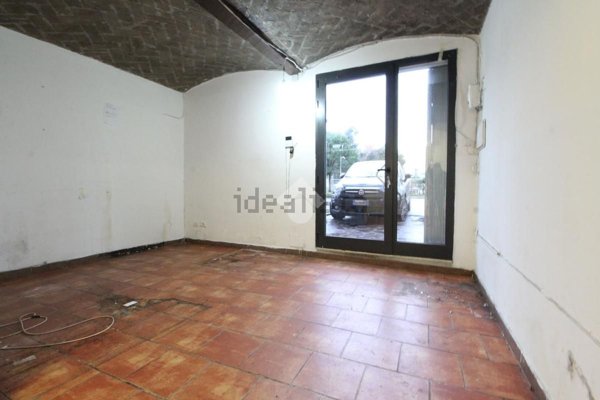 negozio in vendita a Modena in zona San Cataldo