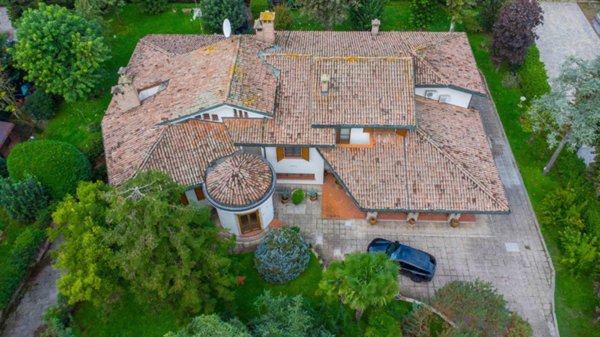 casa indipendente in vendita a Modena in zona Buon Pastore