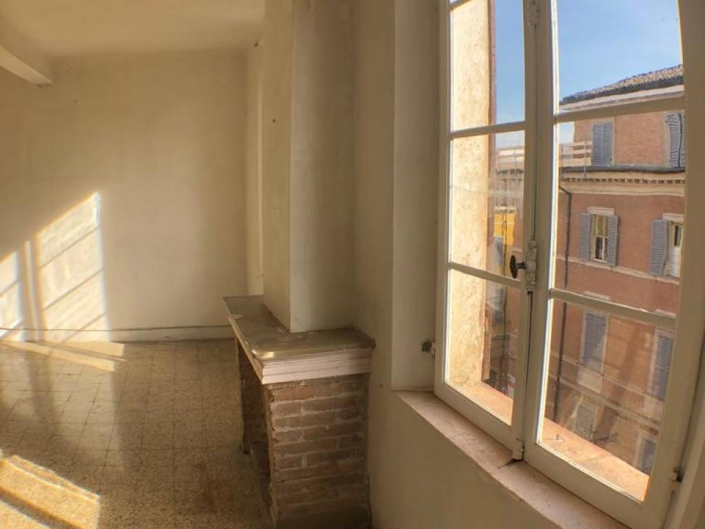 appartamento in vendita a Modena in zona Centro Storico
